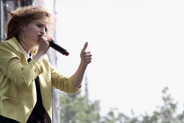 CHRISTINE AND THE QUEENS - 2012-07-20 - PARIS - Parvis de l'Hotel de Ville - 